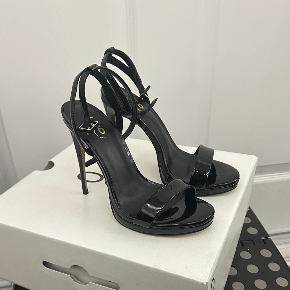 Aldo Black Glossy Heels